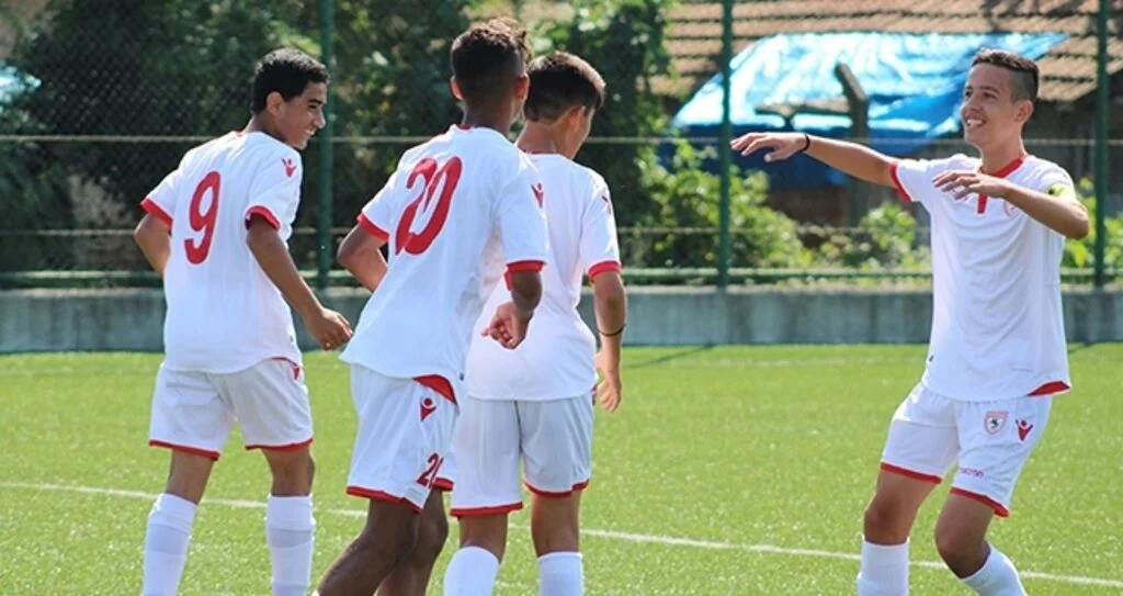 U15 galibiyetle başladı