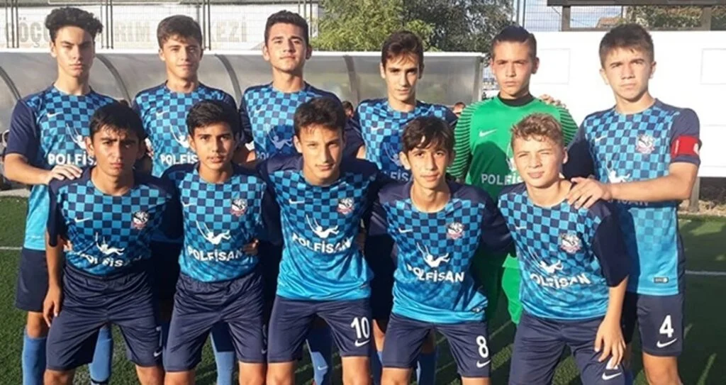 U15 Takımı Zirveyi Bırakmıyor