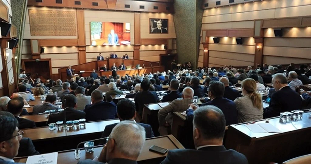 Üniversite Kazanamayan Öğrenciler de İndirimli İstanbulkart'tan Yararlanacak