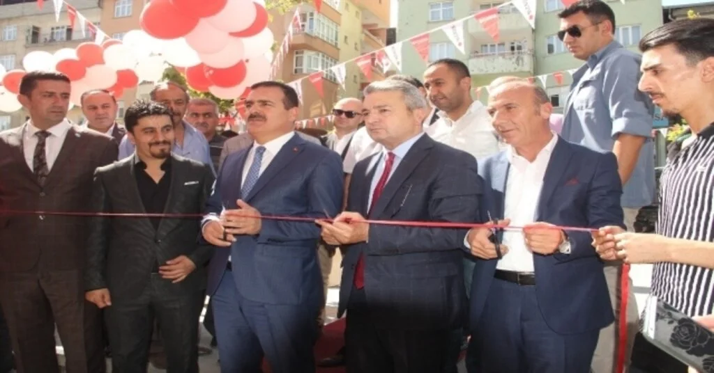 Vali Akbıyık, Yeni İşyeri Açılışına Katıldı