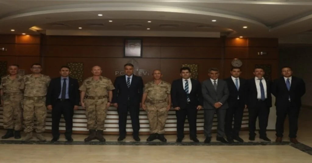 Vali Çağatay, Tuğgeneral Demirin Veda Yemeğine Katıldı
