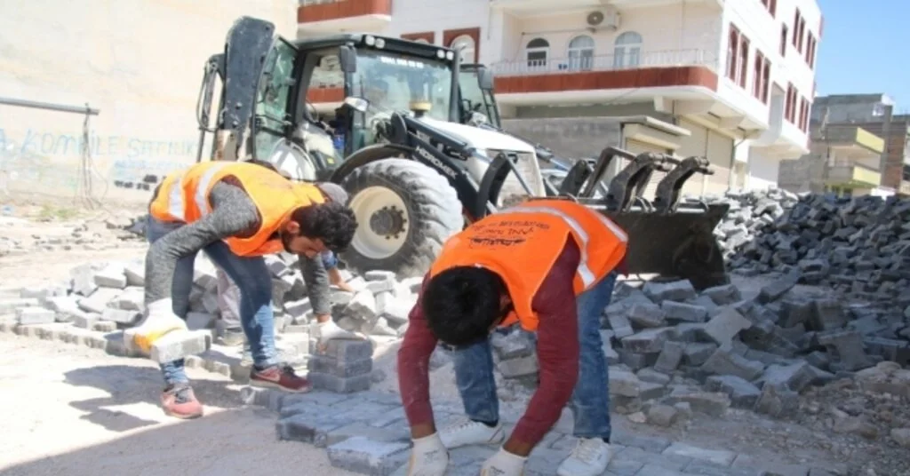 Viranşehirde Kilitli Parke Çalışmaları Sürüyor