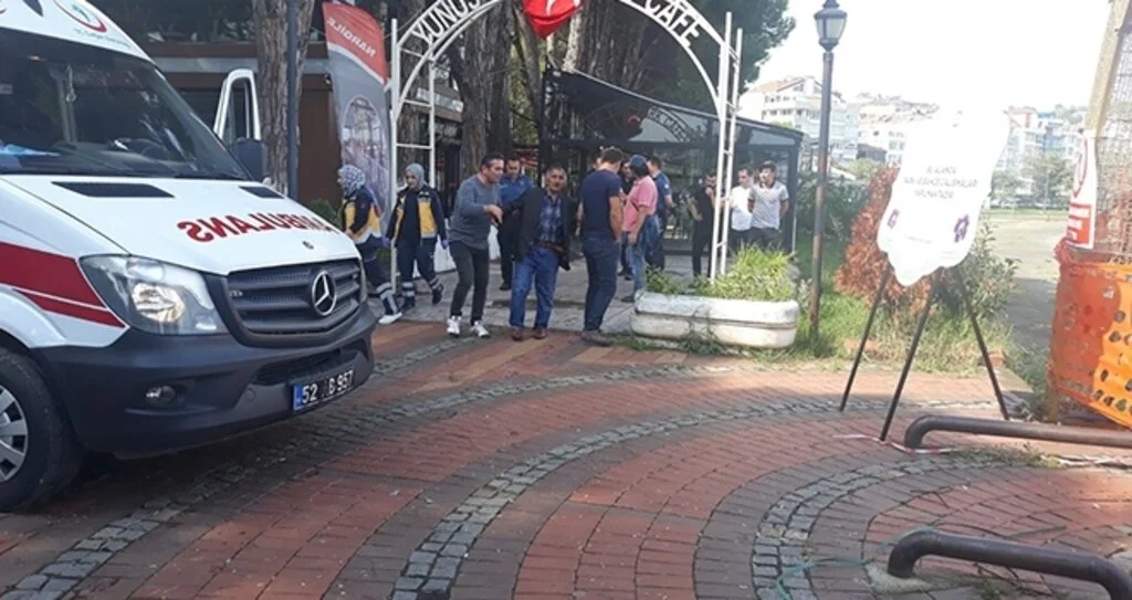 Yaşlı adam denize ölmek için atladı