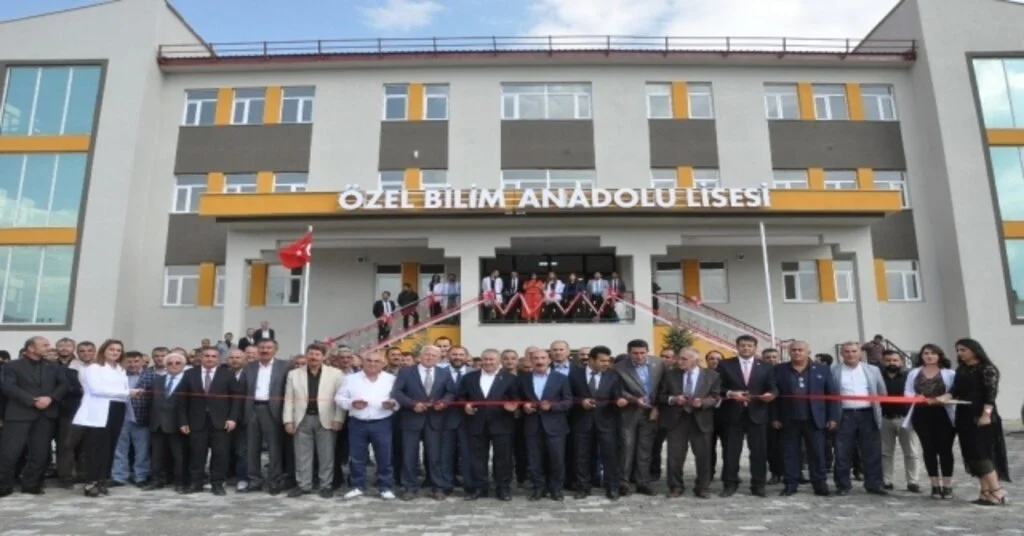 Yüksekovada Özel Bilim Anadolu Lisesi Açıldı