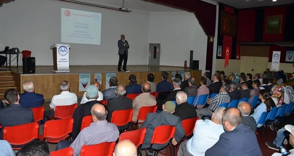 19 Mayıs İlçesinde 'Cami ve Hayat' Konulu Konferans