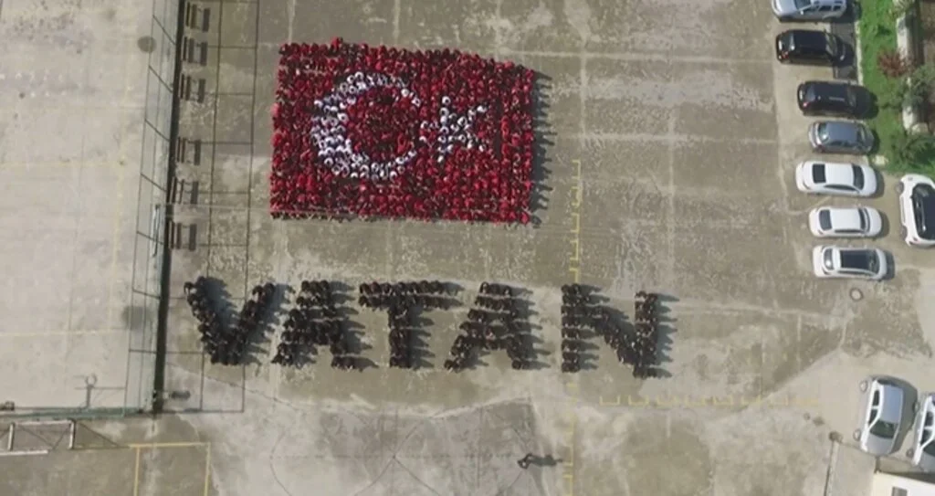 830 öğrenciden muhteşem koreografi