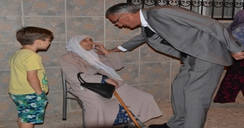 94 Yaşındaki Yaşlı Kadın Çocukları Tarafından Sokağa Atıldı İddiası