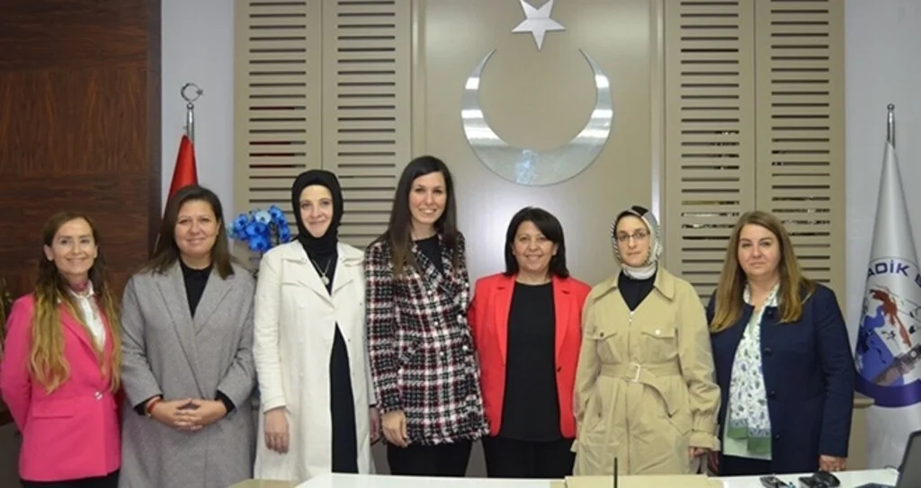 AK Partili kadınlardan Başkan Özel'e ziyaret