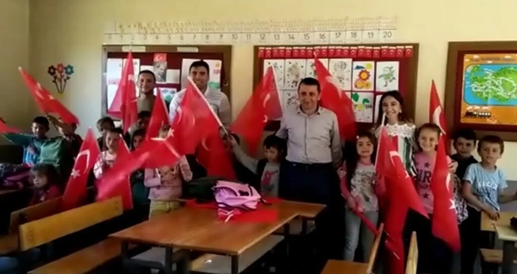 Alaçamlı gençlerden örnek davranış