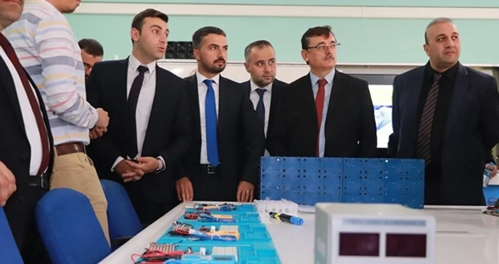 Ayvacık'ta 'robotik kodlama' sınıfı açıldı