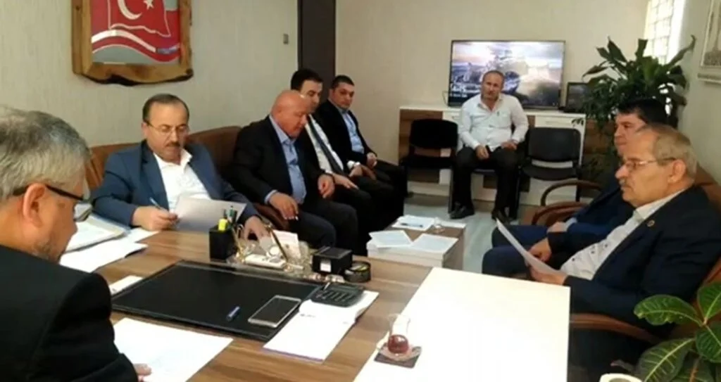 Bafra'da araçlar canlı yayında satıldı