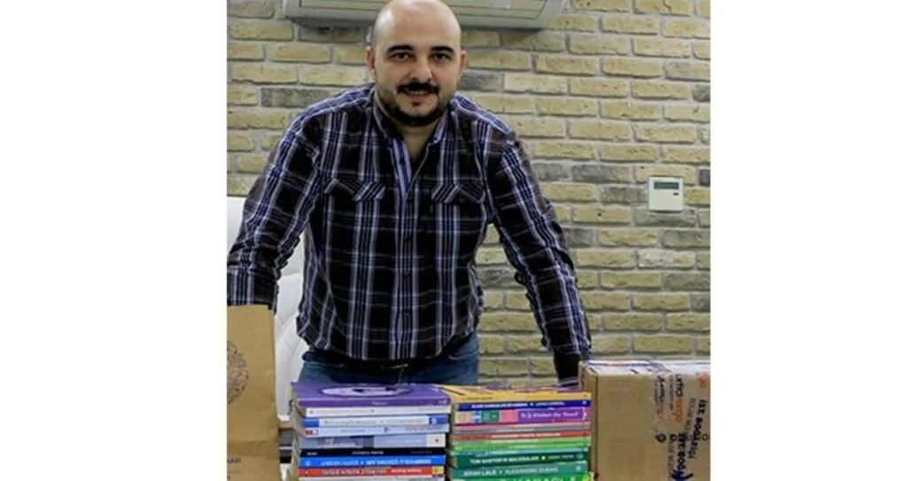Başarılı cerrahtan  eğitime destek 