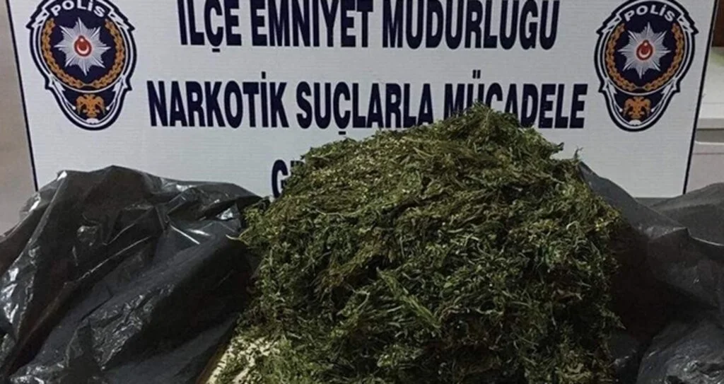 Cezaevi firarisi uyuşturucuyla yakalandı