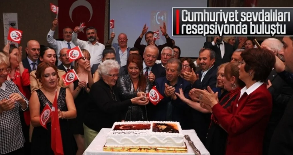 Cumhuriyet sevdalıları resepsiyonda buluştu