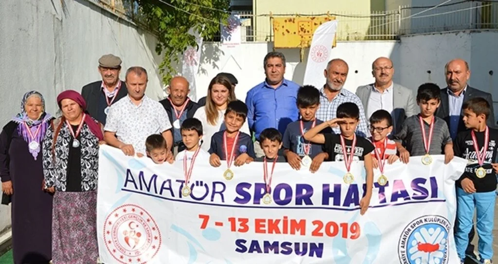 Dedeler Torunlar İle Spor Yaptı