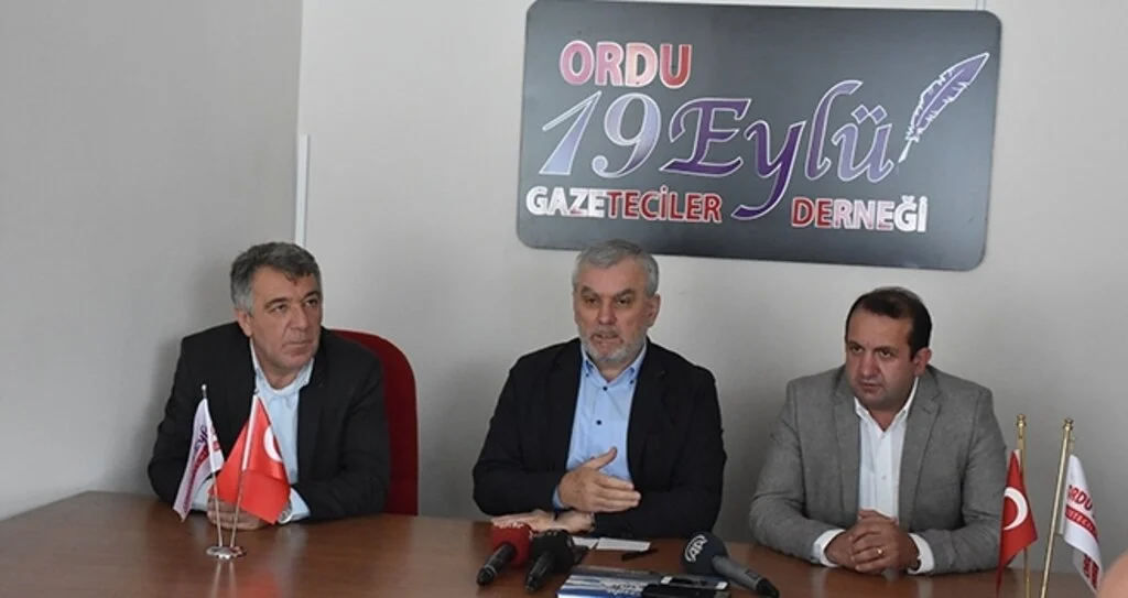 'Devlet sendikalı olmayı teşvik etmeli'