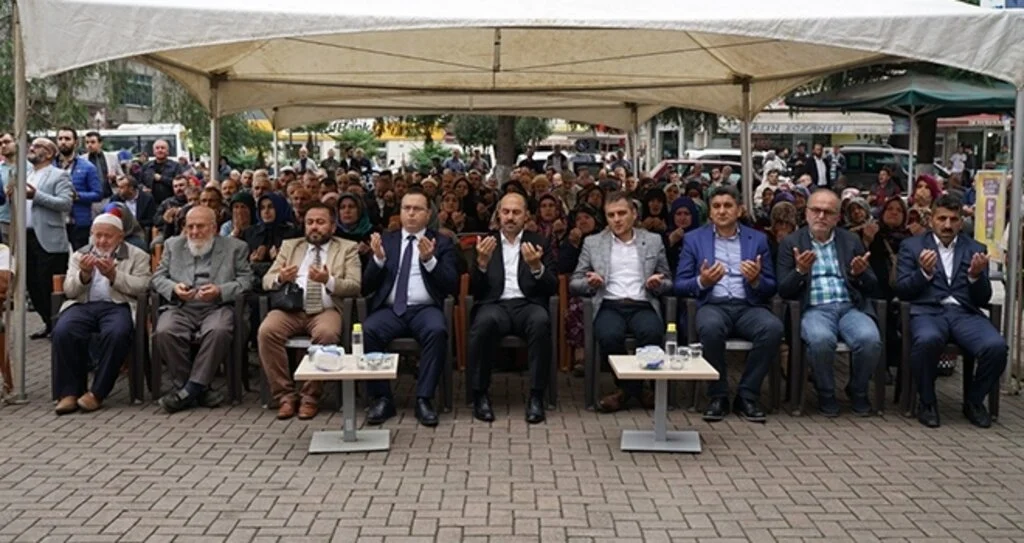 Dualar Mehmetçik için yükseldi