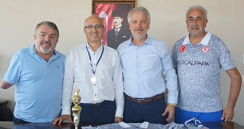 Engelligücü'nden Madalya Jesti