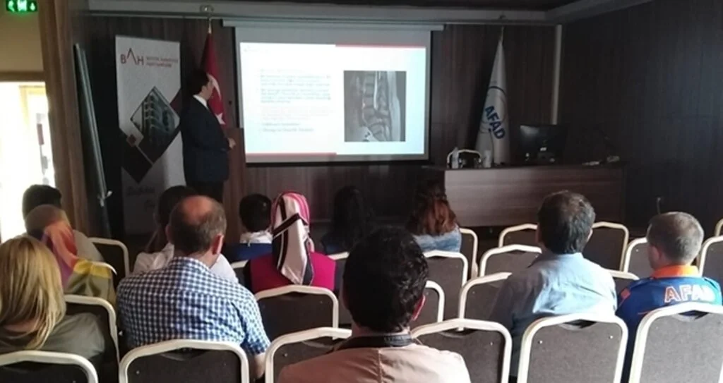 Fıtığın belirtileri nasıl hissedilir?