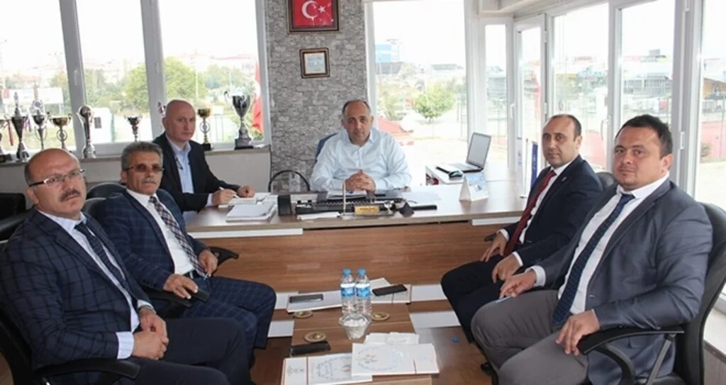Kasapoğlu İlçe Müdürlerini Topladı