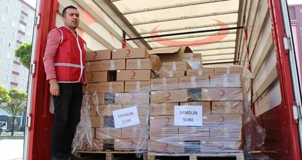 Kızılay’dan ihtiyaç sahiplerine konserve