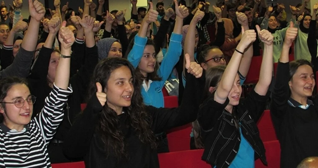 Lise öğrencilerine 'motivasyon' eğitimi