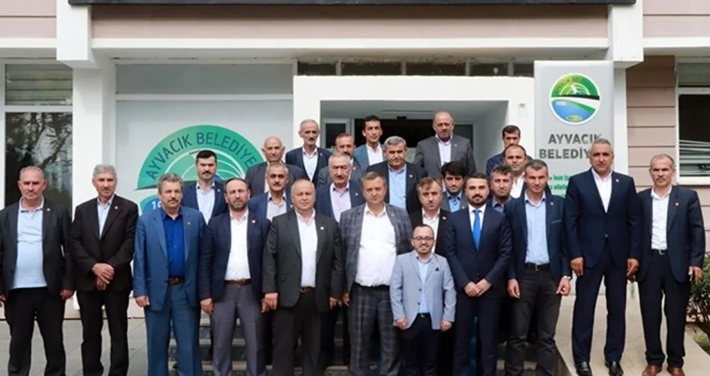 'Mahallenin dert dinleyeni başkanın paydaşısınız'
