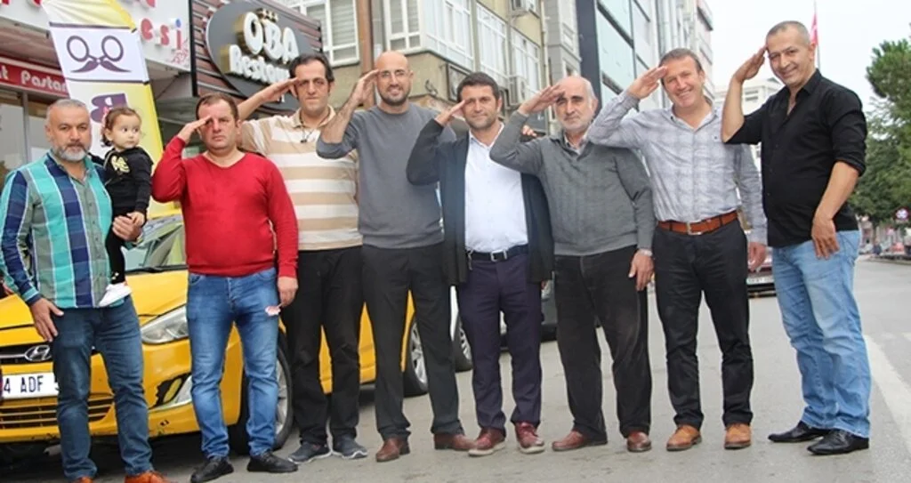Mehmetçiğe dev pankartla destek