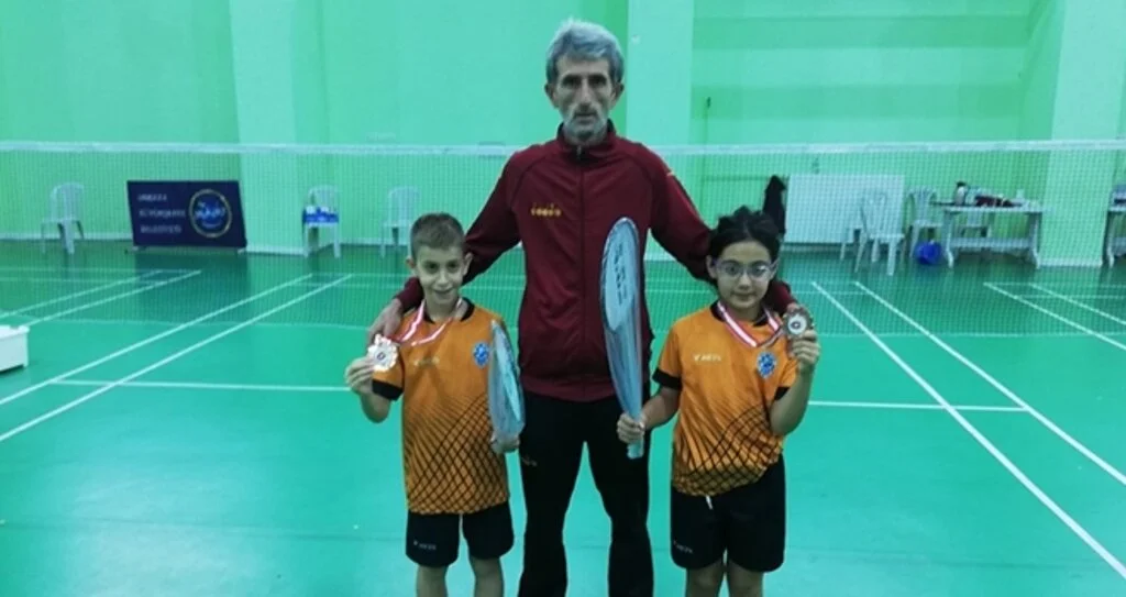 Minik Badmintoncular Türkiye 3.'sü Oldu