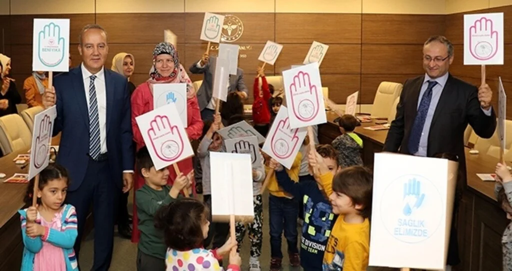 Miniklere 'el yıkama' öğretildi