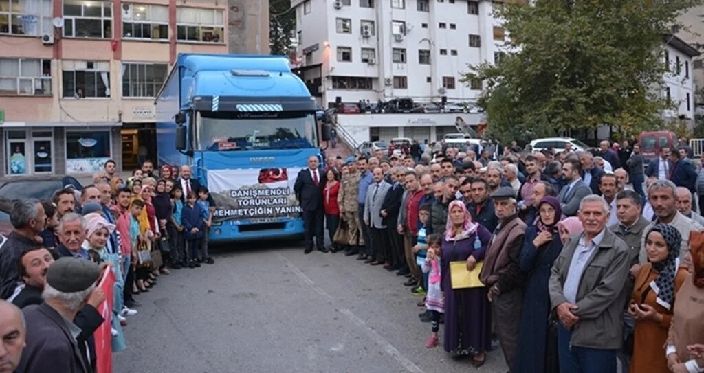Niksar'dan Mehmetçiğe su