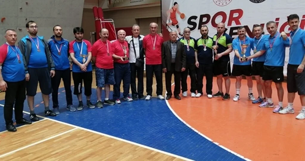 Öğretmenlerde Masa Tenisi Heyecanı