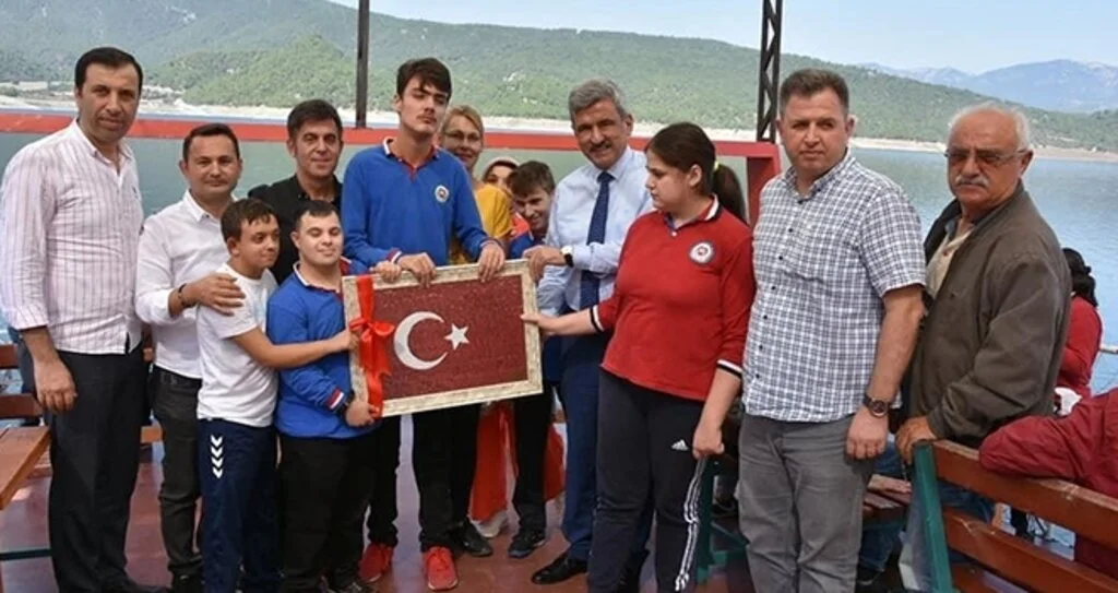 Özel öğrenciler Vezirköprü'yü gezdi 