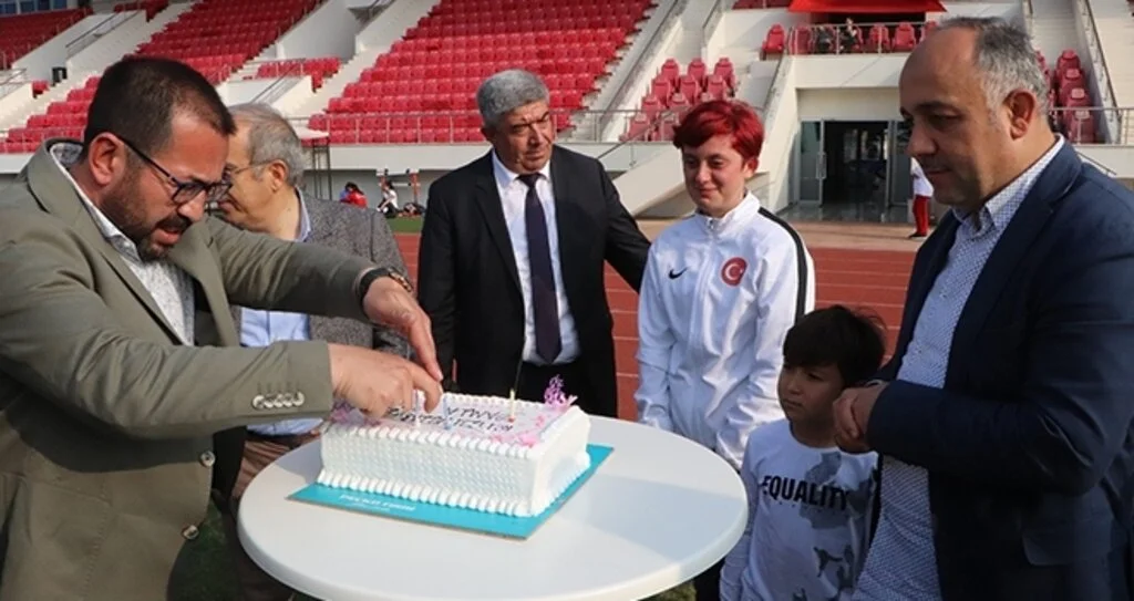 ÖZEL SPORCUYA SÜRPRİZ DOĞUM GÜNÜ