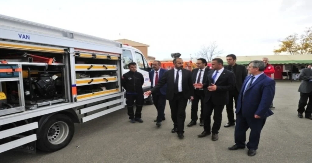 Rektör Şevli, Deprem Simülasyon Tırını Gezdi