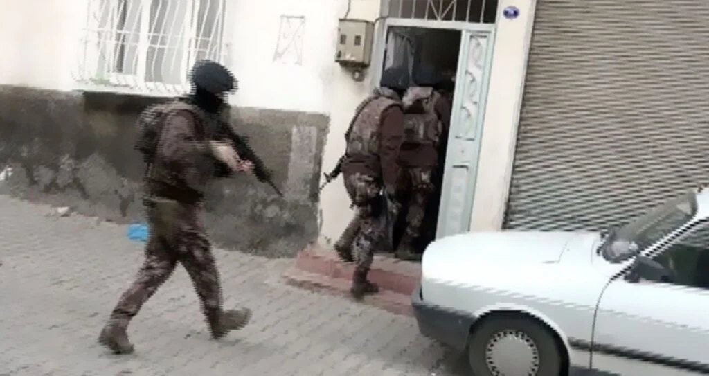 Samsun'da DEAŞ operasyonu: 3 gözaltı
