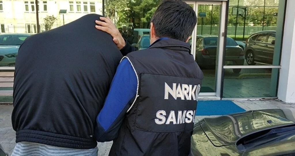 Samsun'da Uyuşturucu paketleriyle yakalanan şahıs tutuklandı