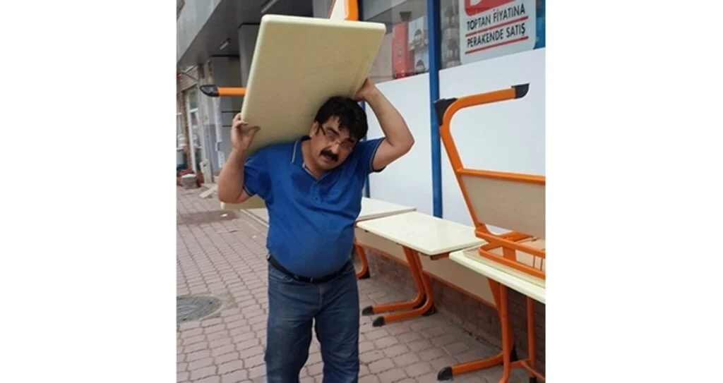 Tahsin öğretmen ayakta alkışlanır!