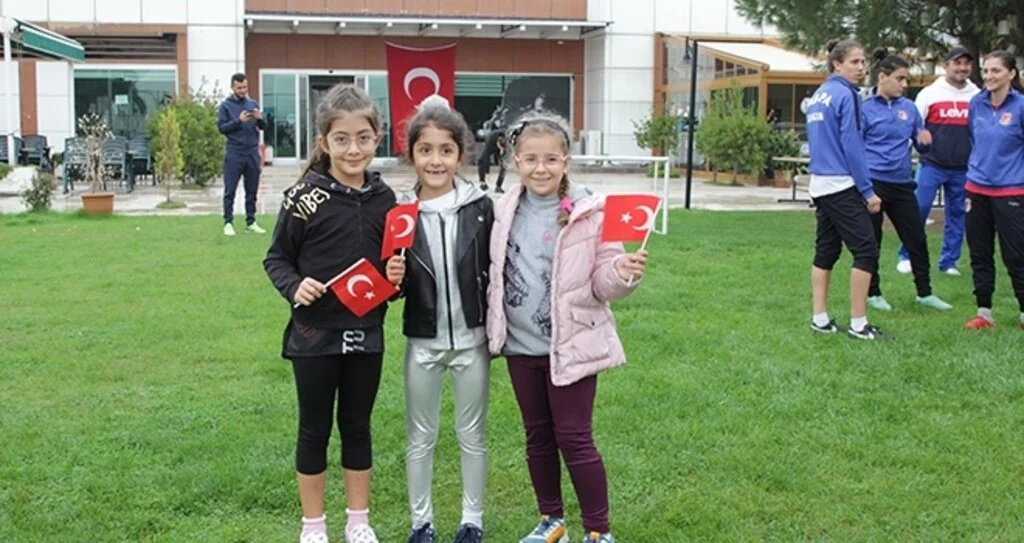 Tenis Kulübünde Bayram Şenliği