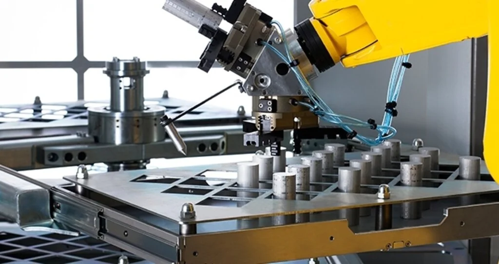 TEZMAKSAN Robot Zirvesi’nde Cubebox ve yeni yazılımı ROBOCAM’ı görücüye çıkardı