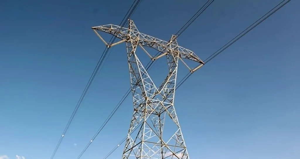 Trafoda elektrik akımına kapılan işçi ağır yaralandı