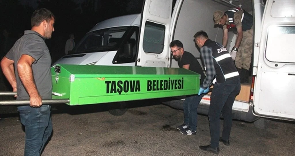 Traktörden düştü, öldü