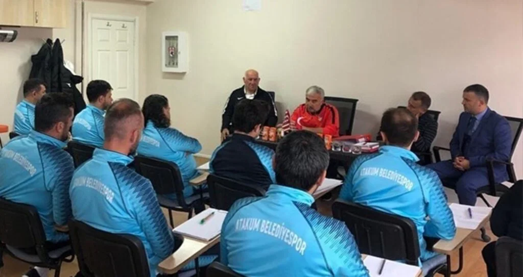 Türkiye Futbol Federasyonu antrenör eğitmen Nedim Karadeniz Bilgilendirdi