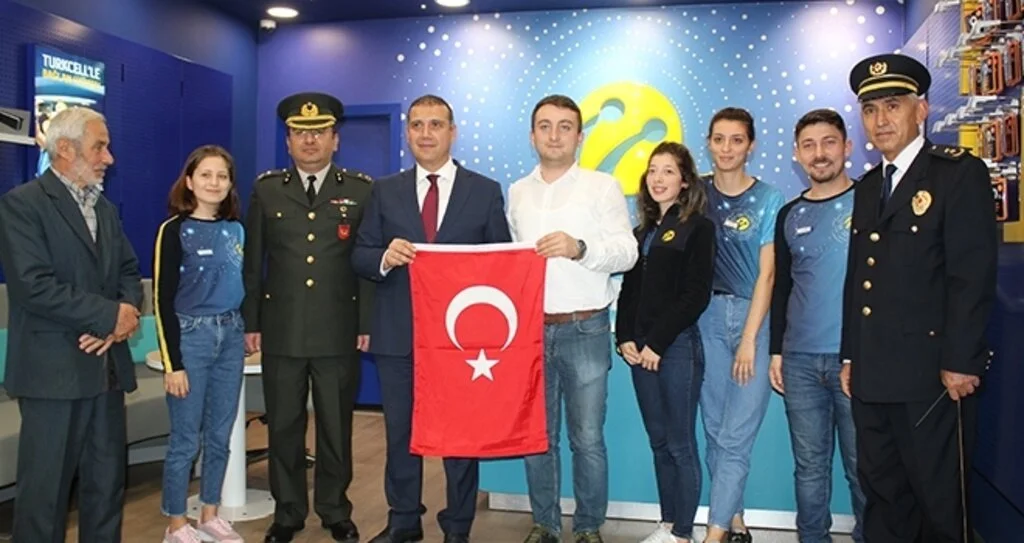 Ünye kırmızı beyaza büründü