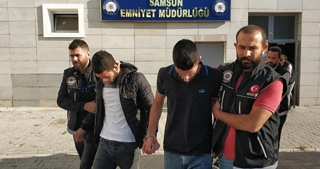 Uyuşturucu ticaretinden 8 kişi adliyede