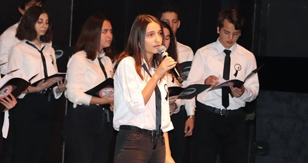 AKM'de sergi ve oratoryo
