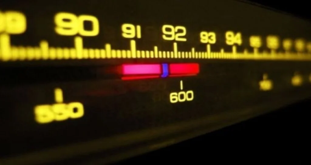 Anında Dinleyip Anında Eğleneceğin Online Radyo