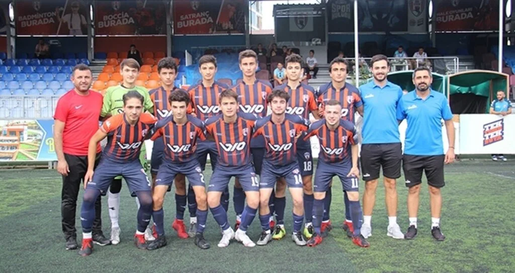 Atakum Belediyespor Maçlarını Namağlup Lider Tamamladı