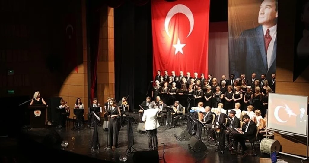 Atatürk, sevdiği şarkılarla anıldı