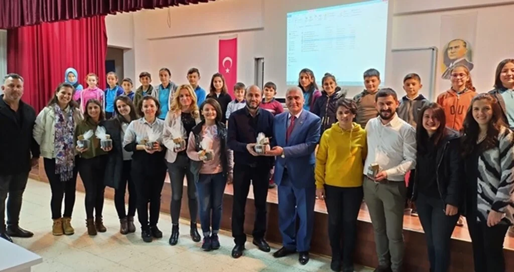 Ayvacık Ziraat Odası öğretmenleri unutmadı 